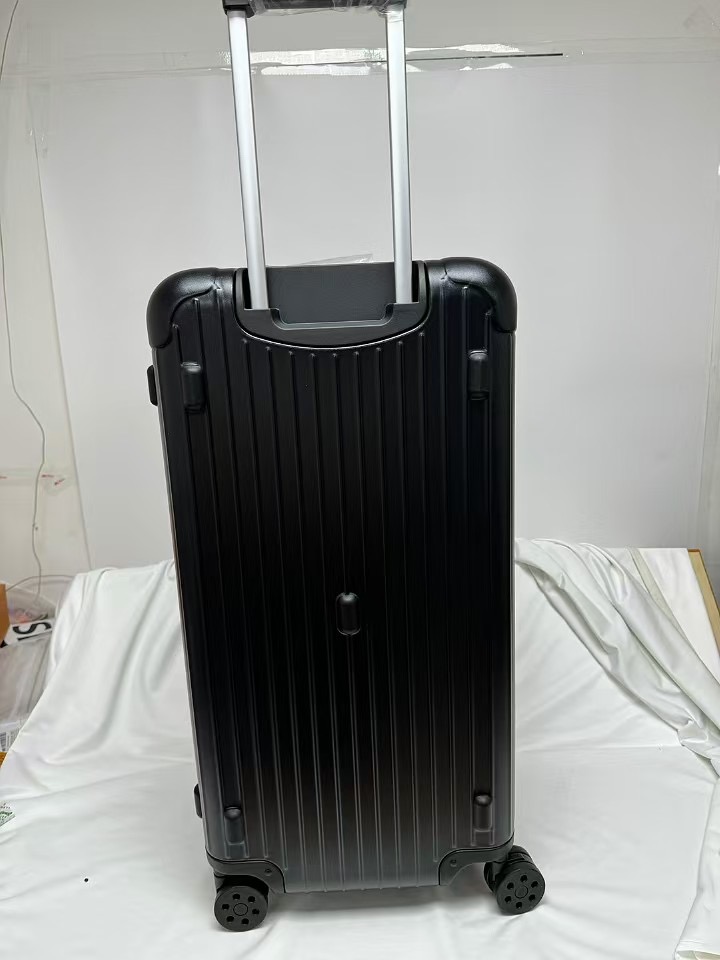 Rimowa Luggage-33Inch