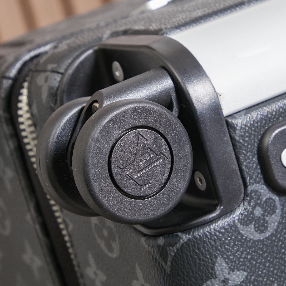 Louis Vuitton Horizon 20Inch