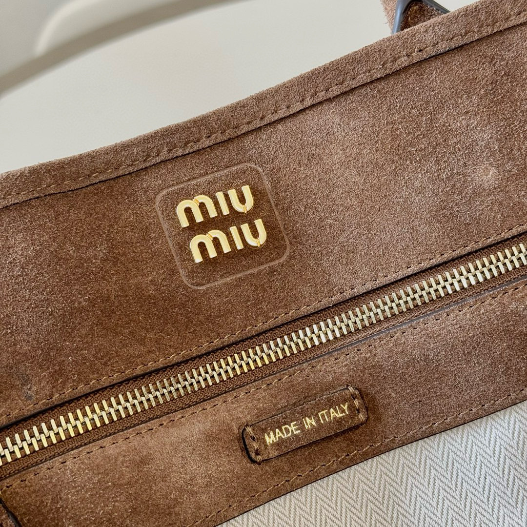 MiuMiu Aventure Nappa Tote-31X40X13CM