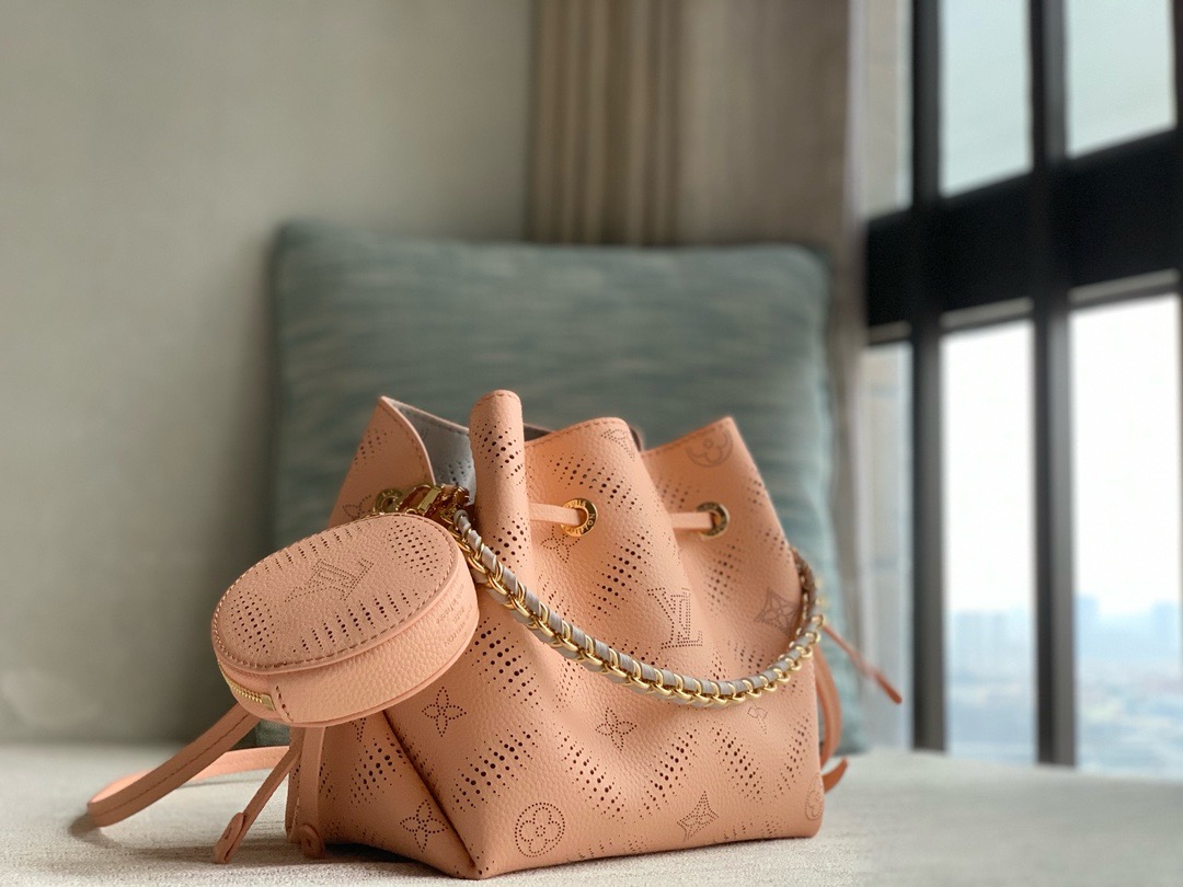 Louis Vuitton Bella Tote Bag-M23195-19*22*14CM
