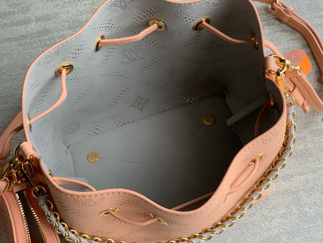 Louis Vuitton Bella Tote Bag-M23195-19*22*14CM