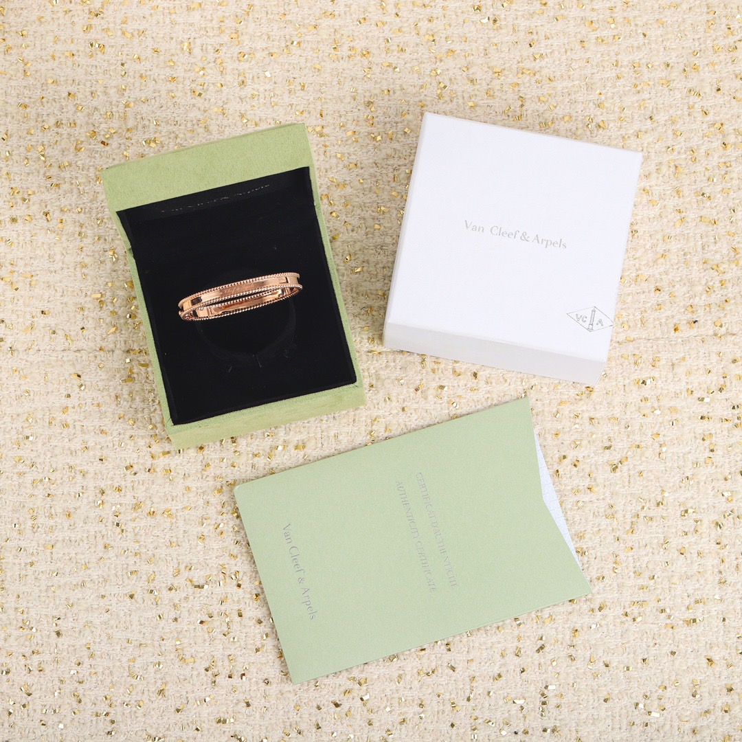 Van Cleef &Arpels Bracelet
