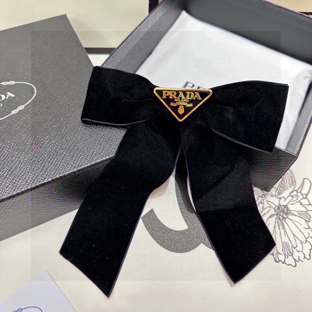 Prada Triangle-Logo Bow Velvet Hair Clip | Black