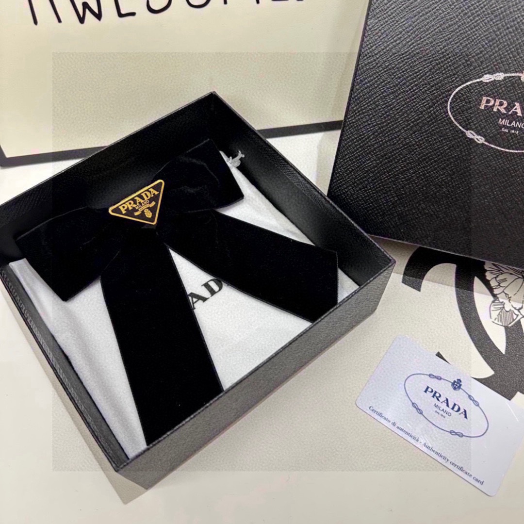 Prada Triangle-Logo Bow Velvet Hair Clip | Black