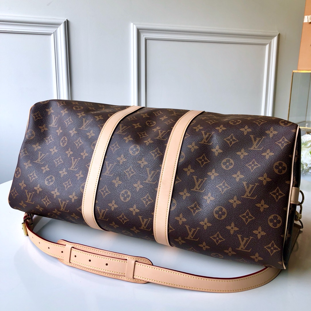 l0*is V*t0n keepall