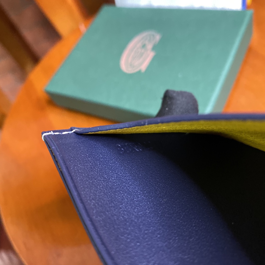 Go*ard card holder