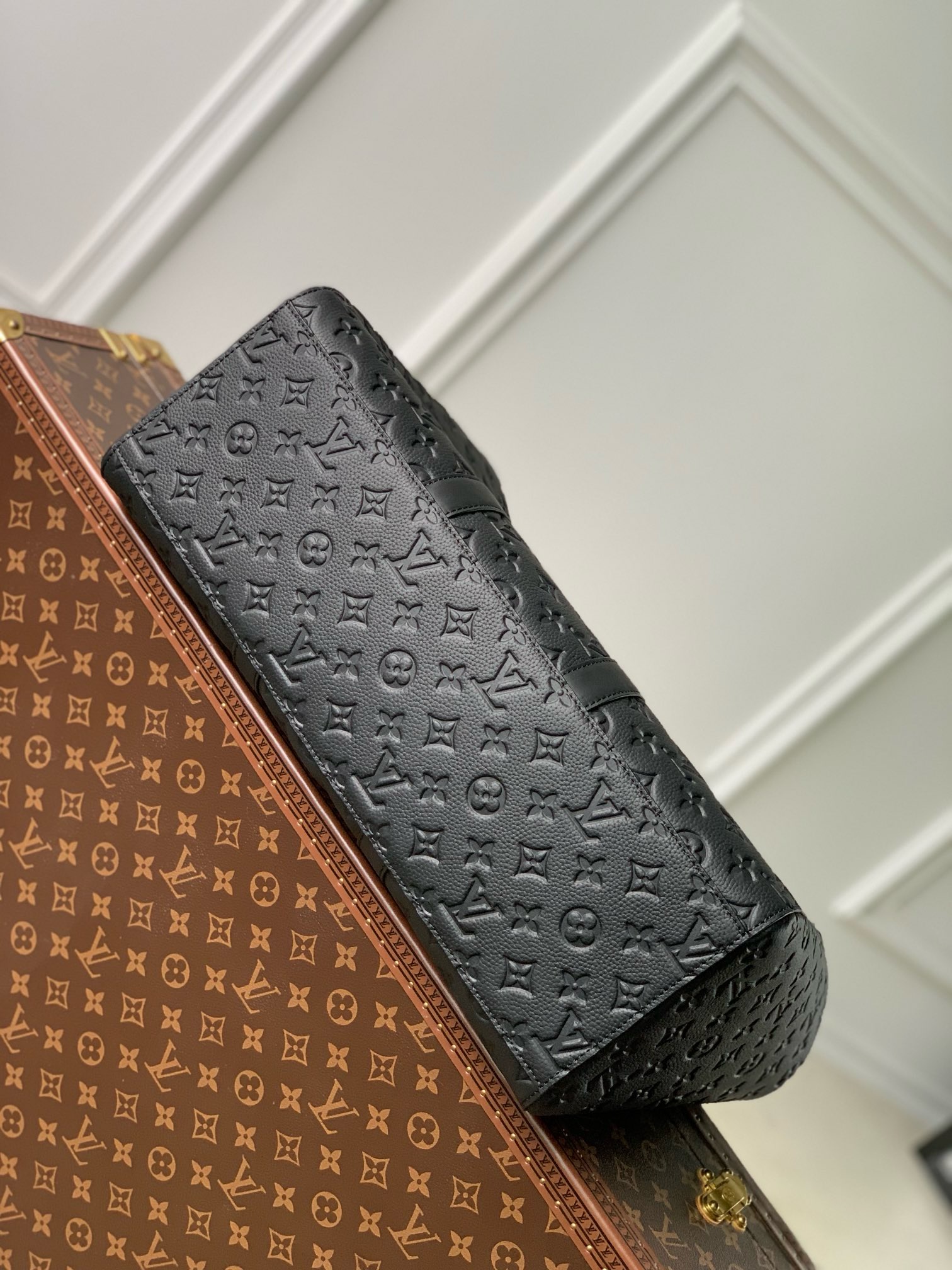 Louis Vuitton Sac Plat Handbags-M21865-44.0 x 33.0 x 18CM