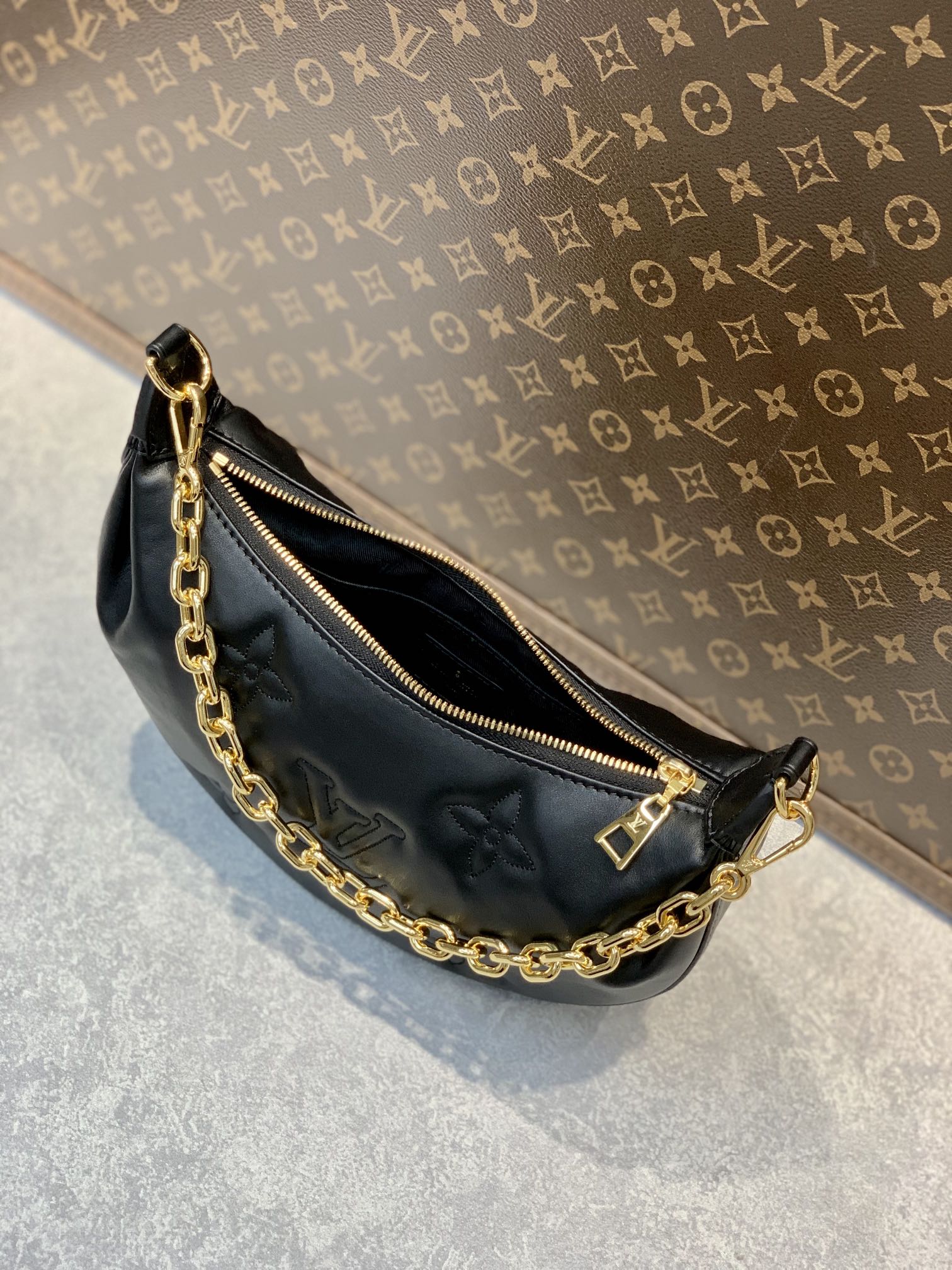 l0*is V*t0n over the moon handbag-27.5*16*7cm