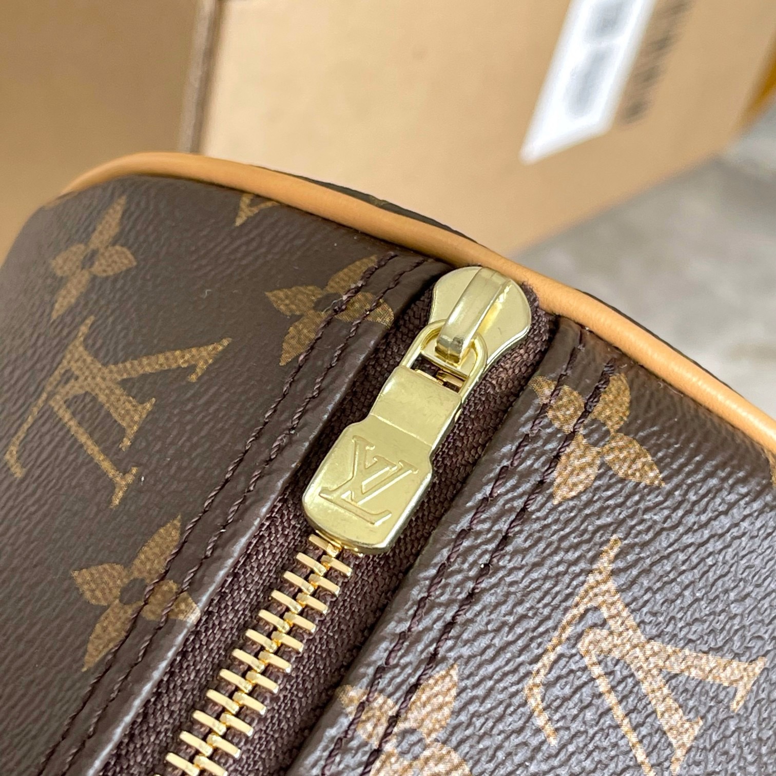 Louis Vuitton M51386 Papillon Handbag-30*15*15CM