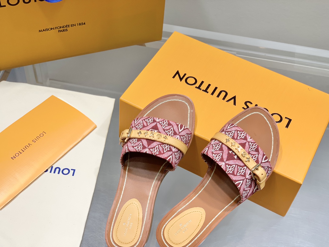 l0*is V*t0n slippers