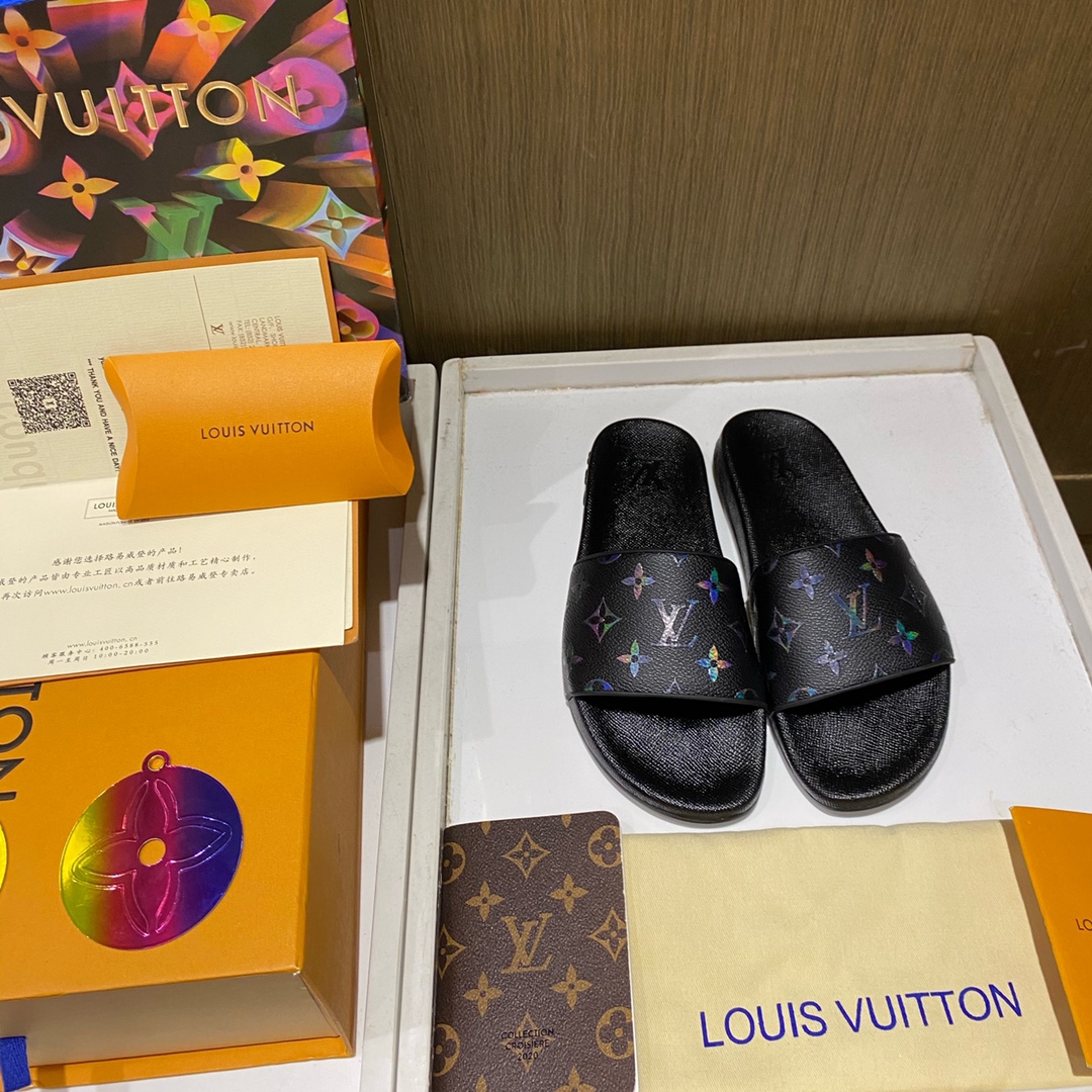 l0*is V*t0n slippers