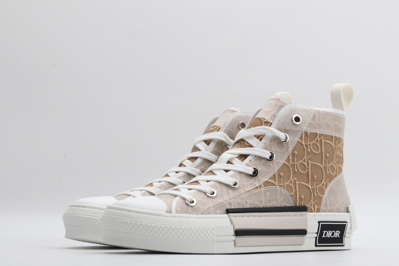 D*or high-top sneakers