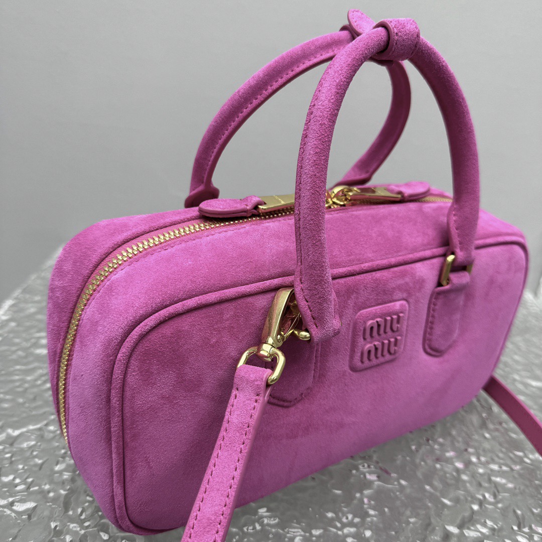 MiuMiu Top Handbags-27X12X9CM