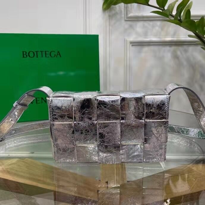 bo*te*ga Ve*ne*ta crossbody bag-23*15*6cm