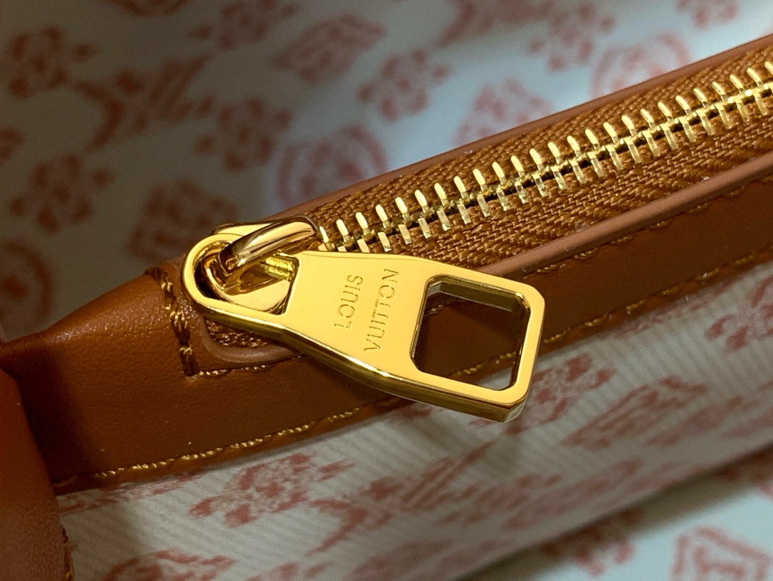 Louis Vuitton Capucines Handlebag-27*18*9CM