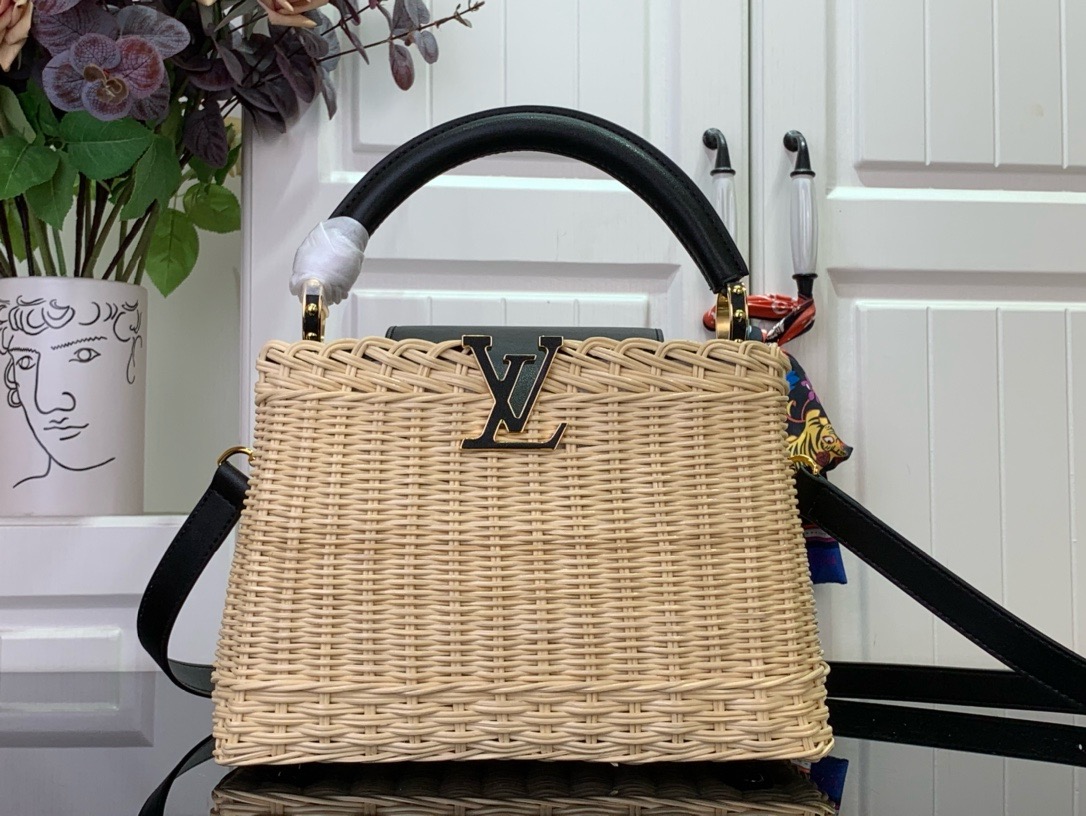 Louis Vuitton Capucines Handlebag-27*18*9CM