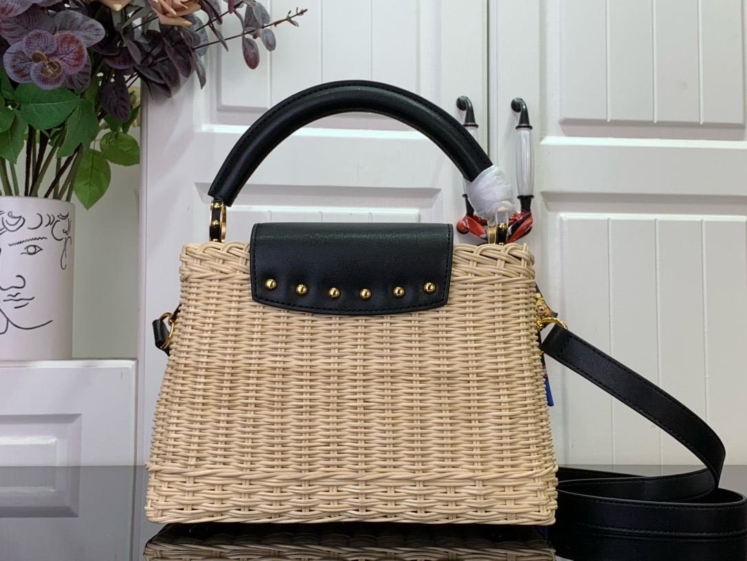 Louis Vuitton Capucines Handlebag-27*18*9CM