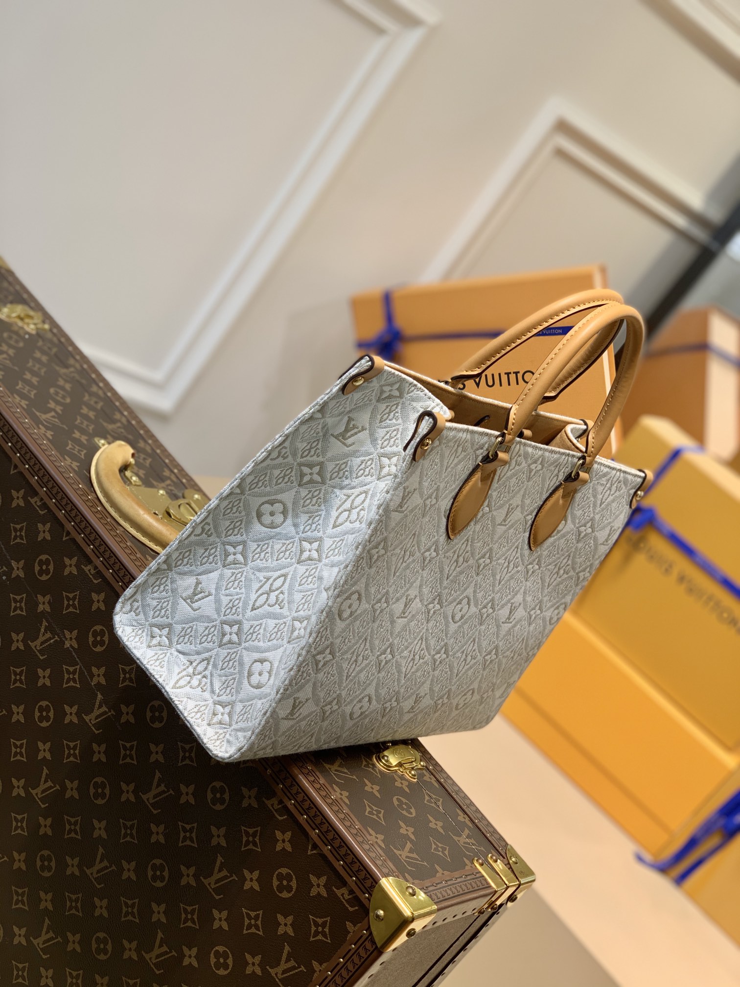 l0*is V*t0n onthego handbag-35*27*14cm