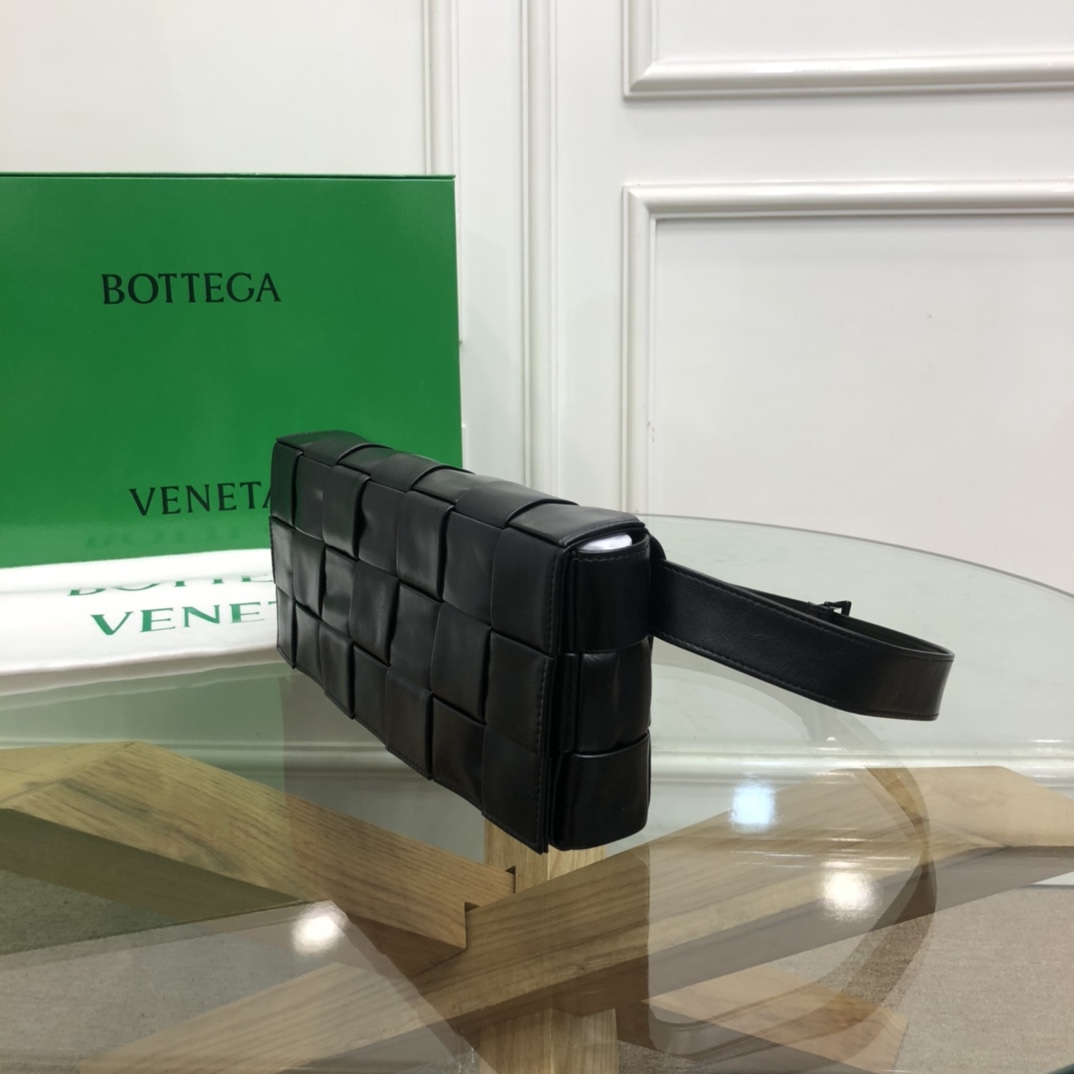 bo*te*ga Ve*ne*ta belt cassette bag-14*28*4cm