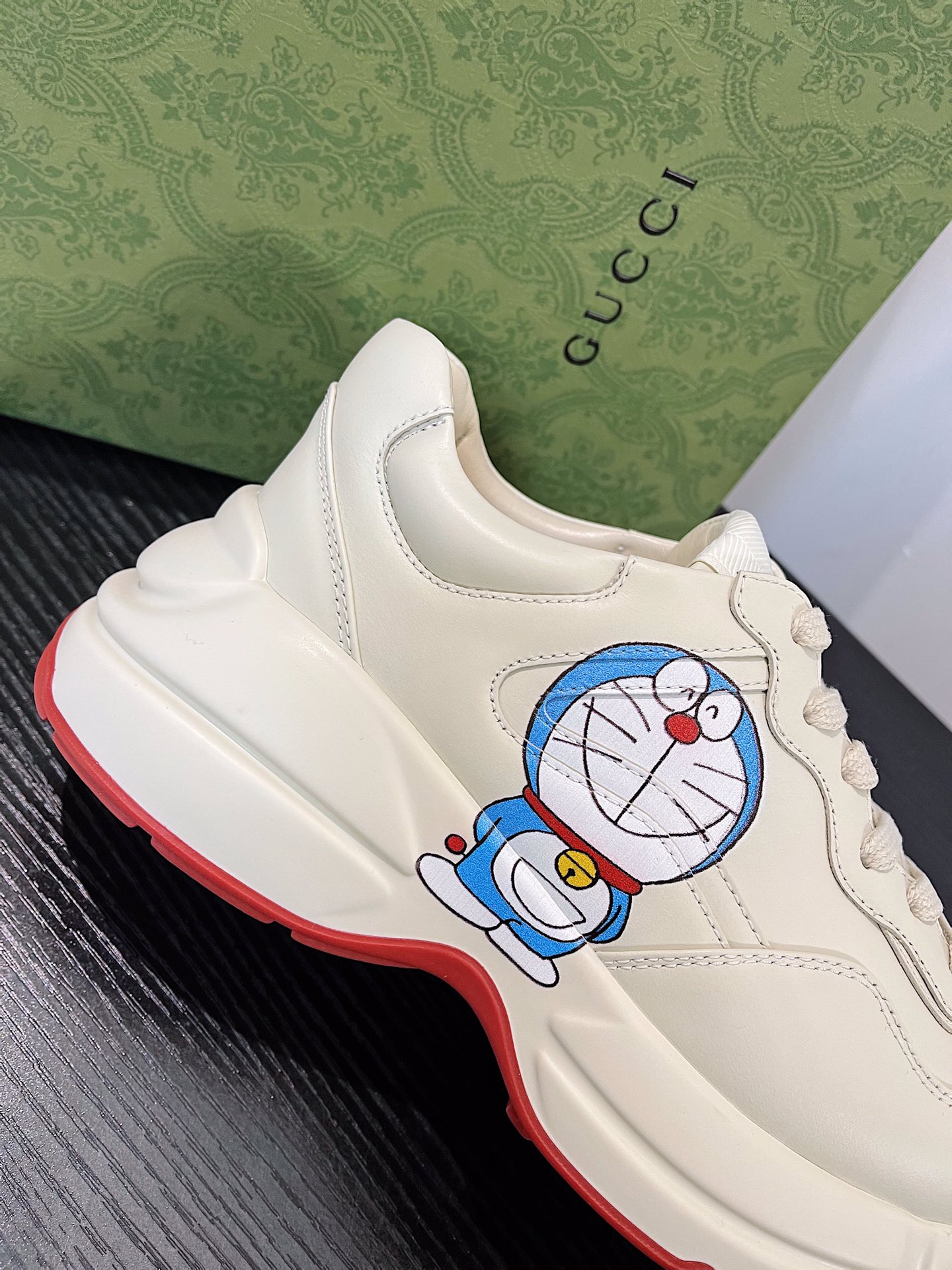 G*u*i rhyton leather sneaker