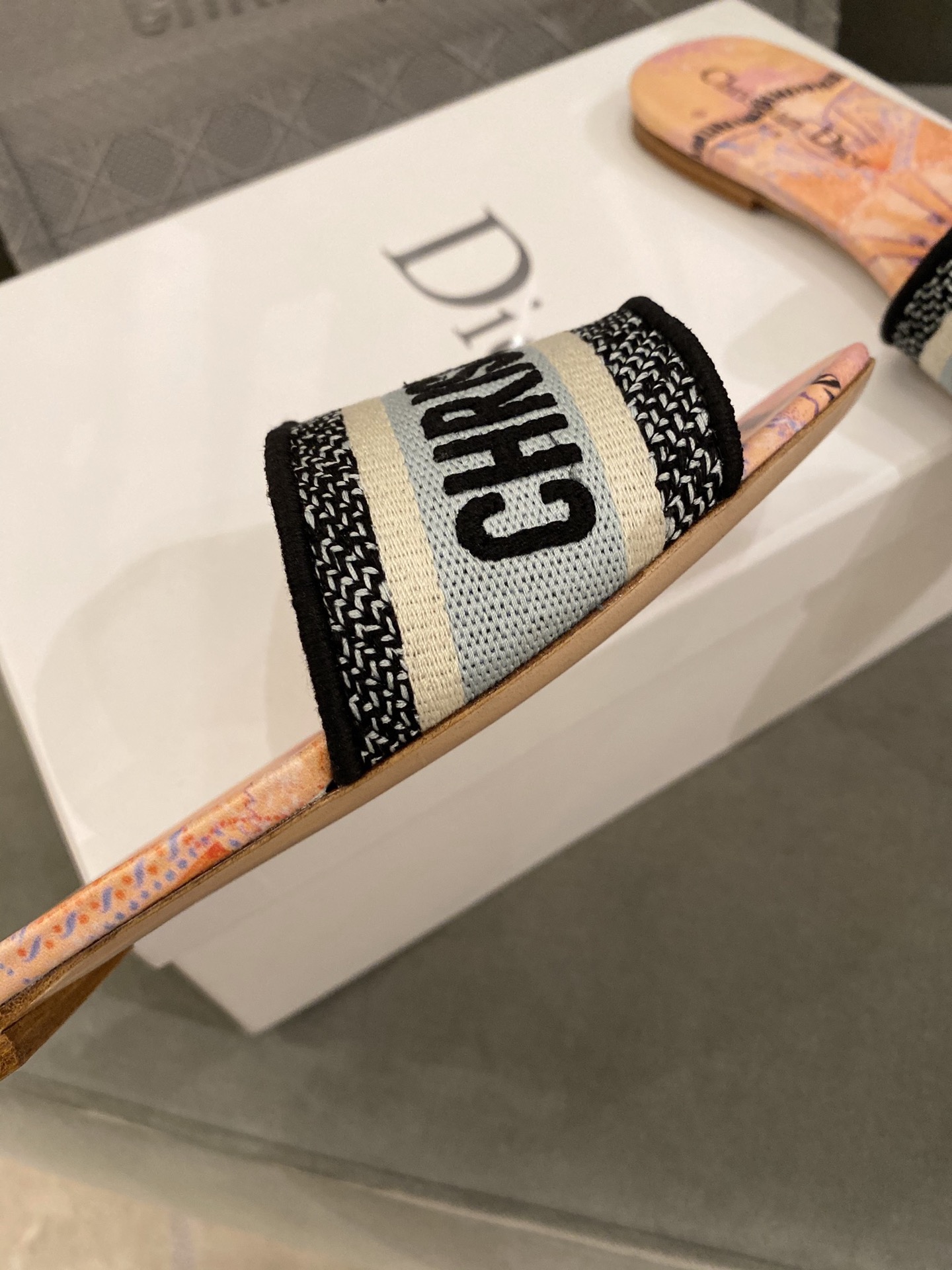 D*or slippers