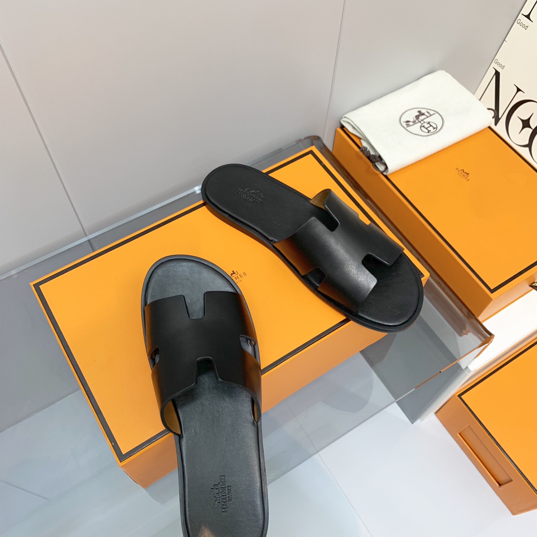 H**mes sandals