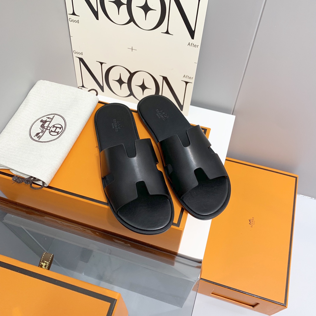 H**mes sandals