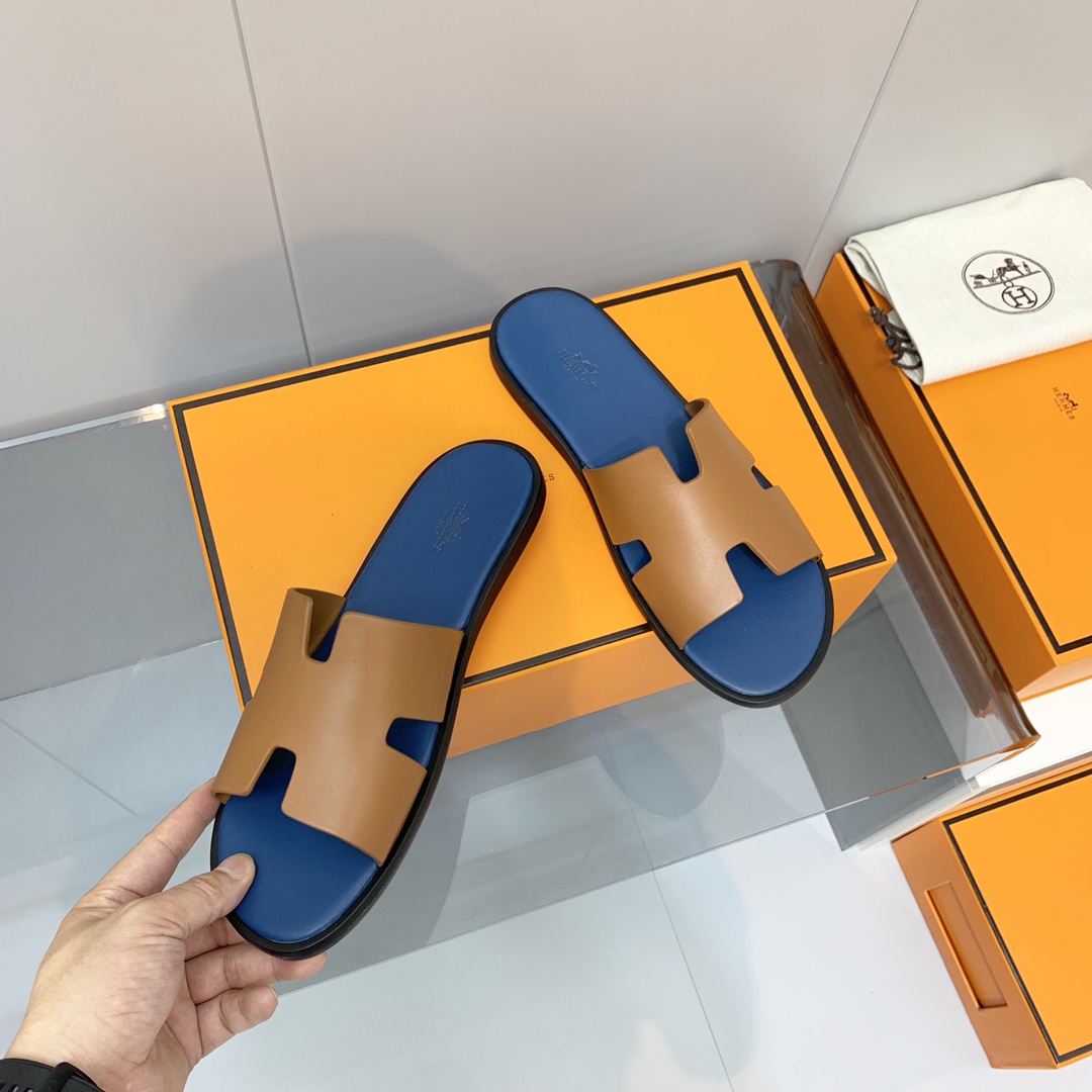 H**mes sandals