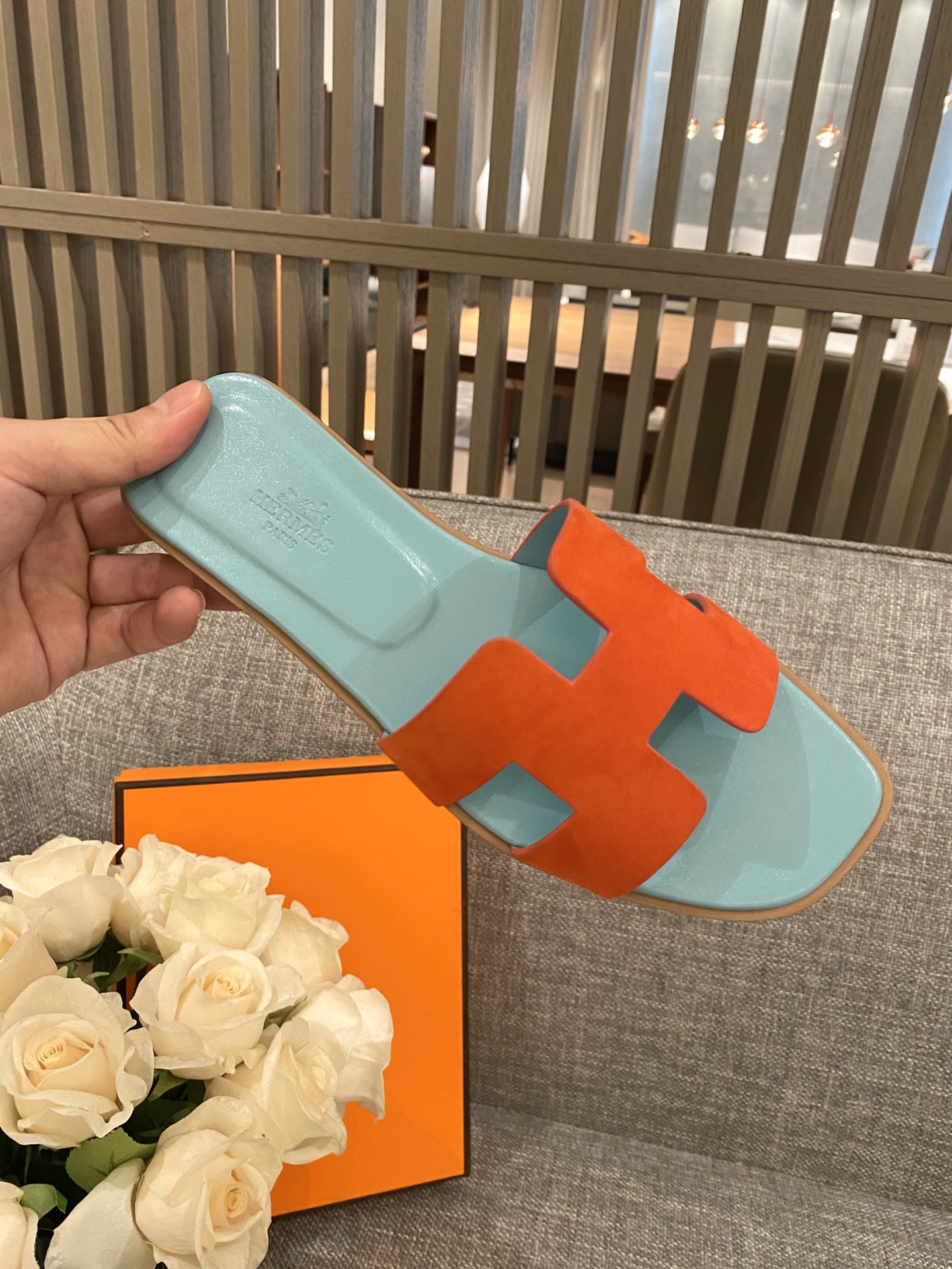 H**mes slippers