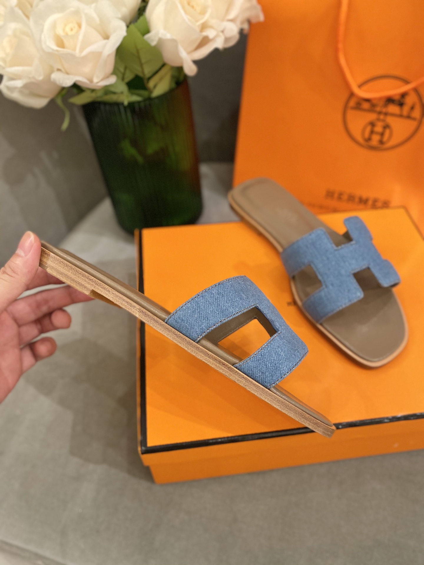 H**mes slippers