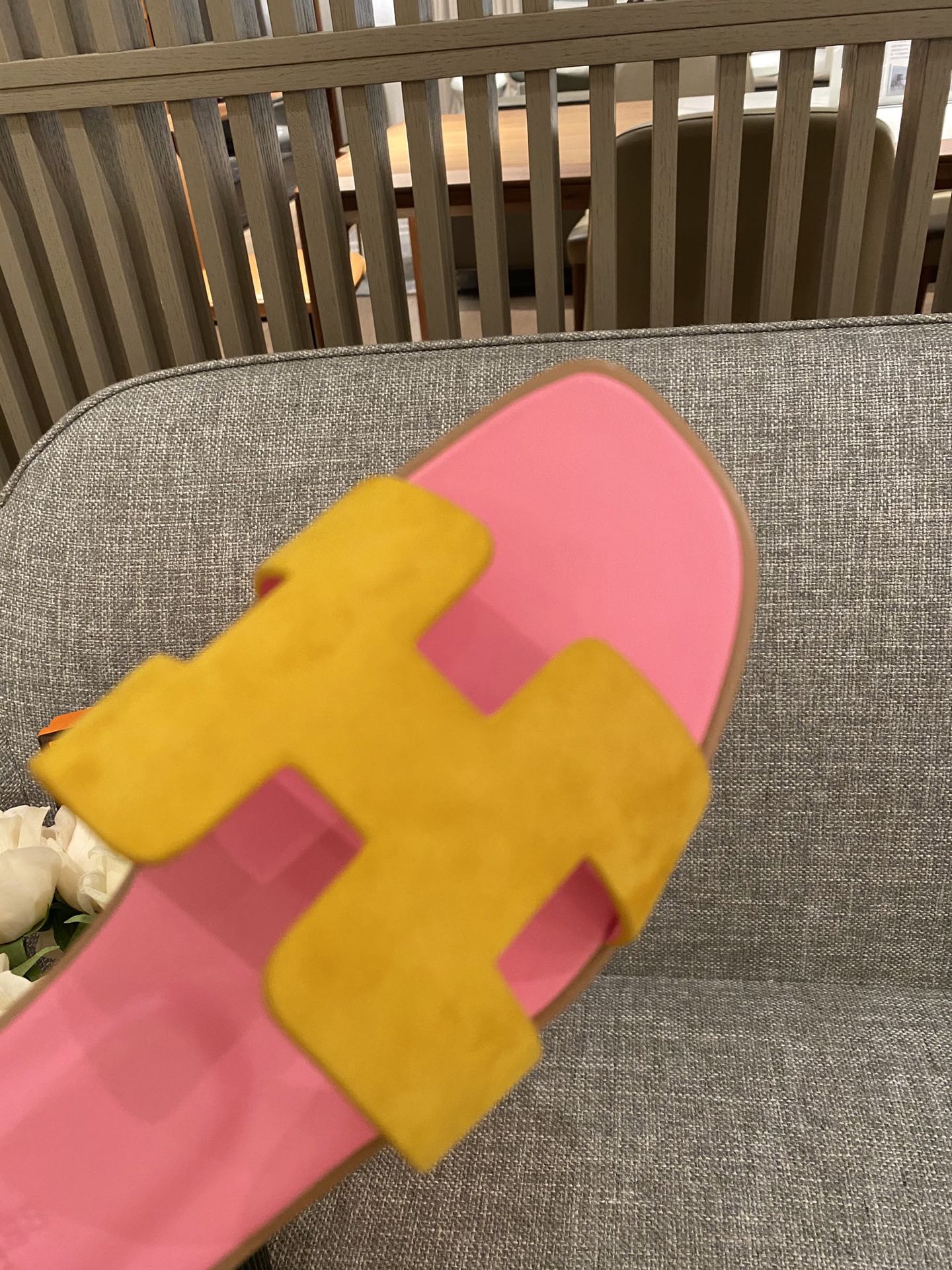 H**mes slippers