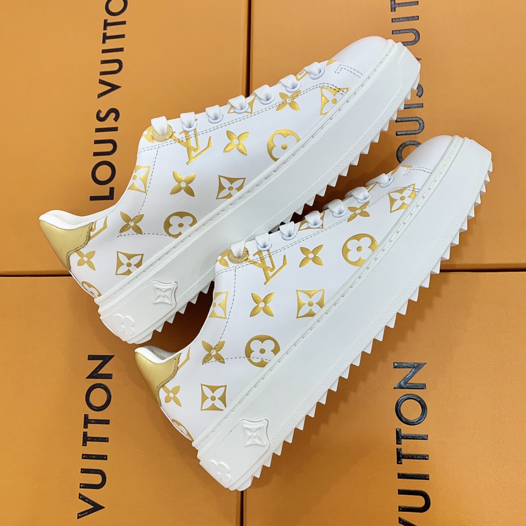 l0*is V*t0n low-top sneakers