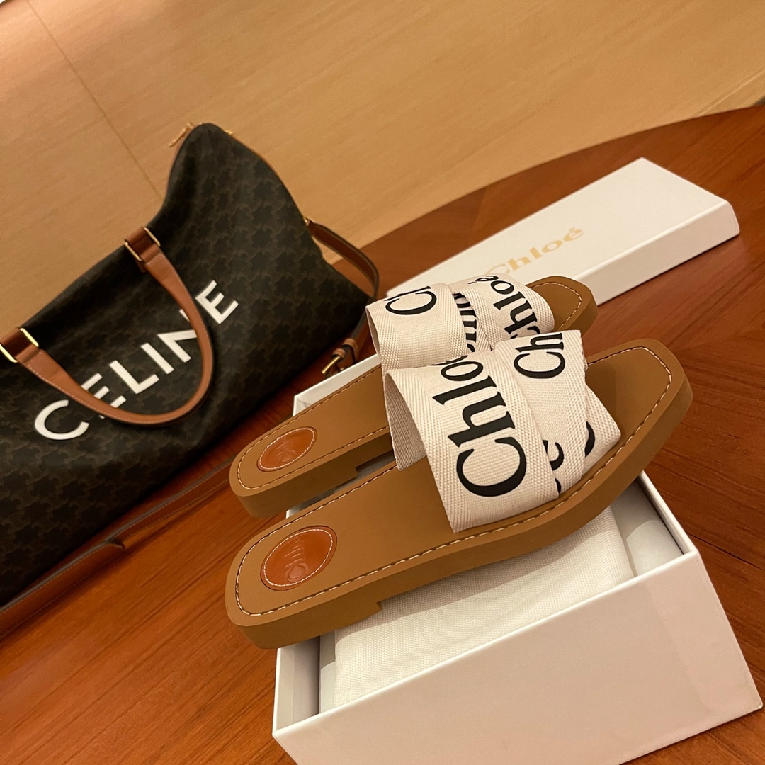 Chloe Slides