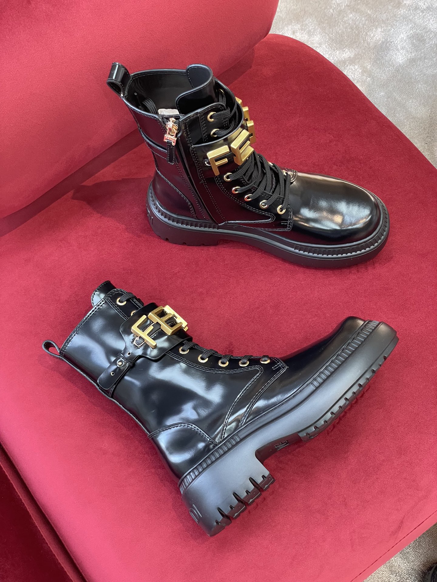 F**di boots
