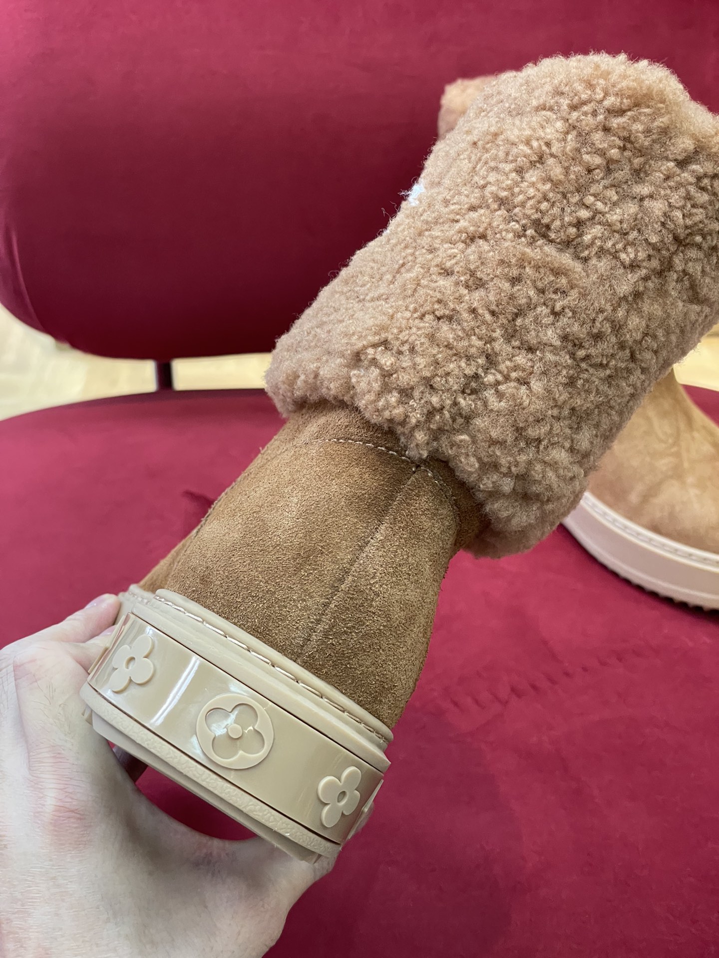 l0*is V*t0n boots
