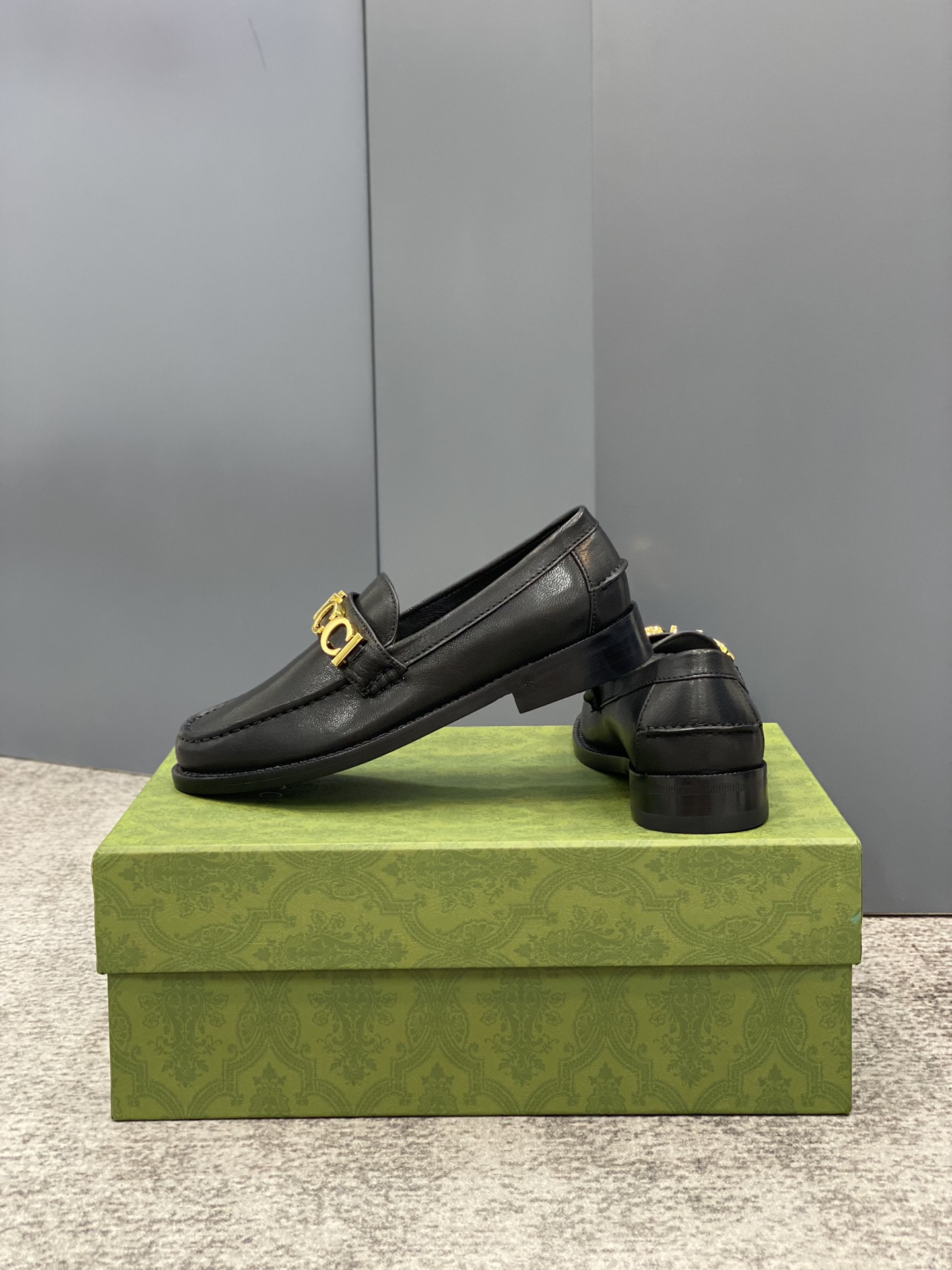 G*u*i loafers