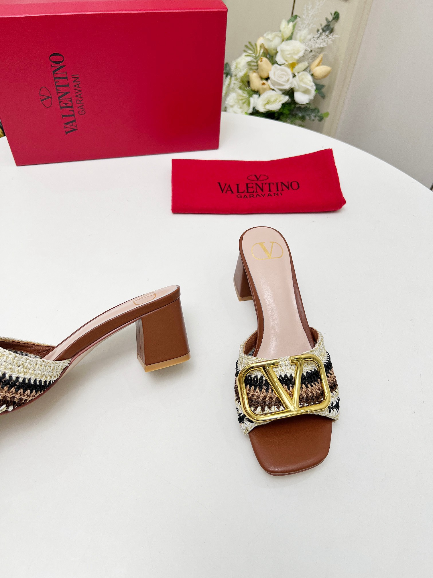 Valentino Slides