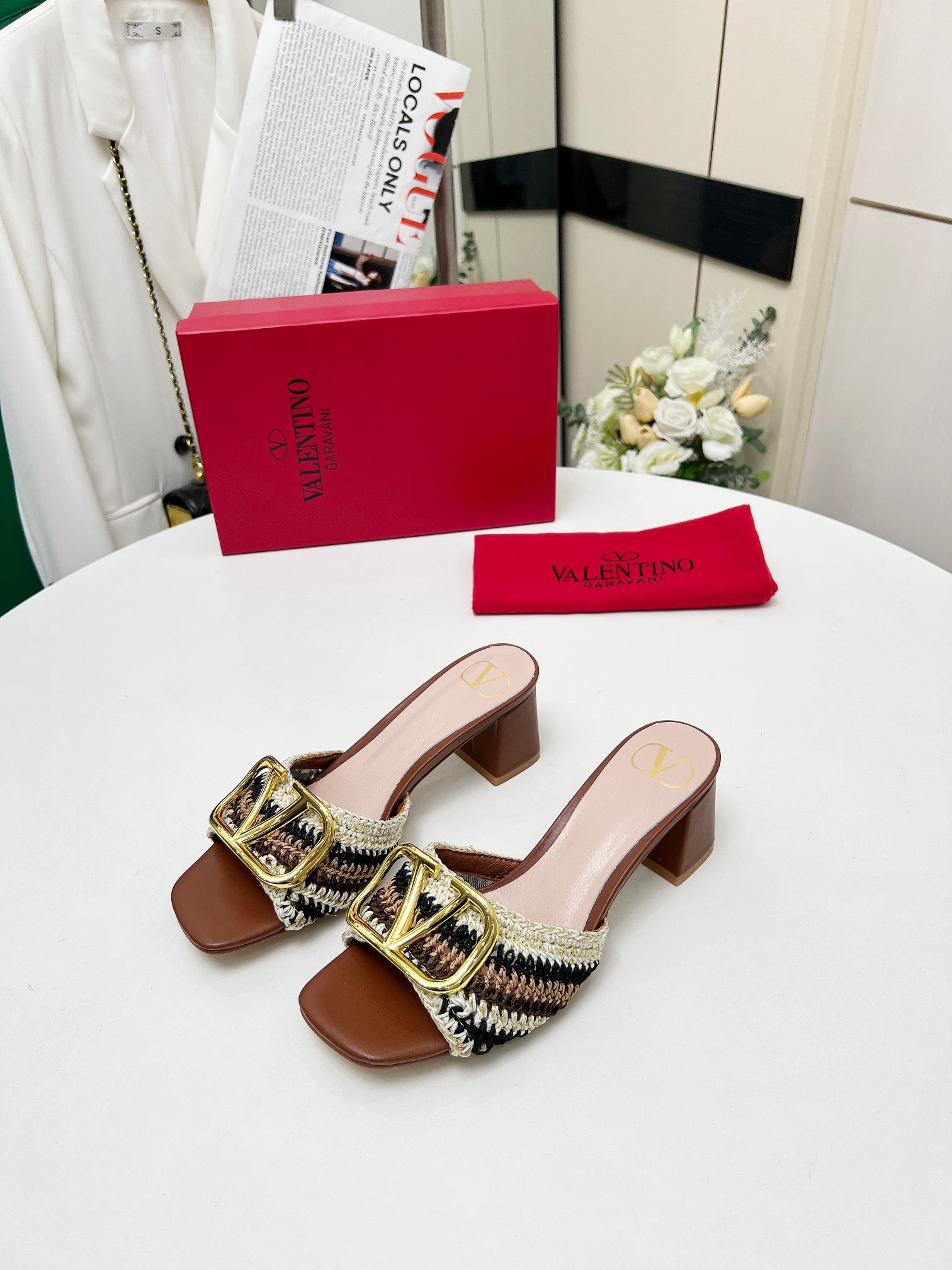 Valentino Slides