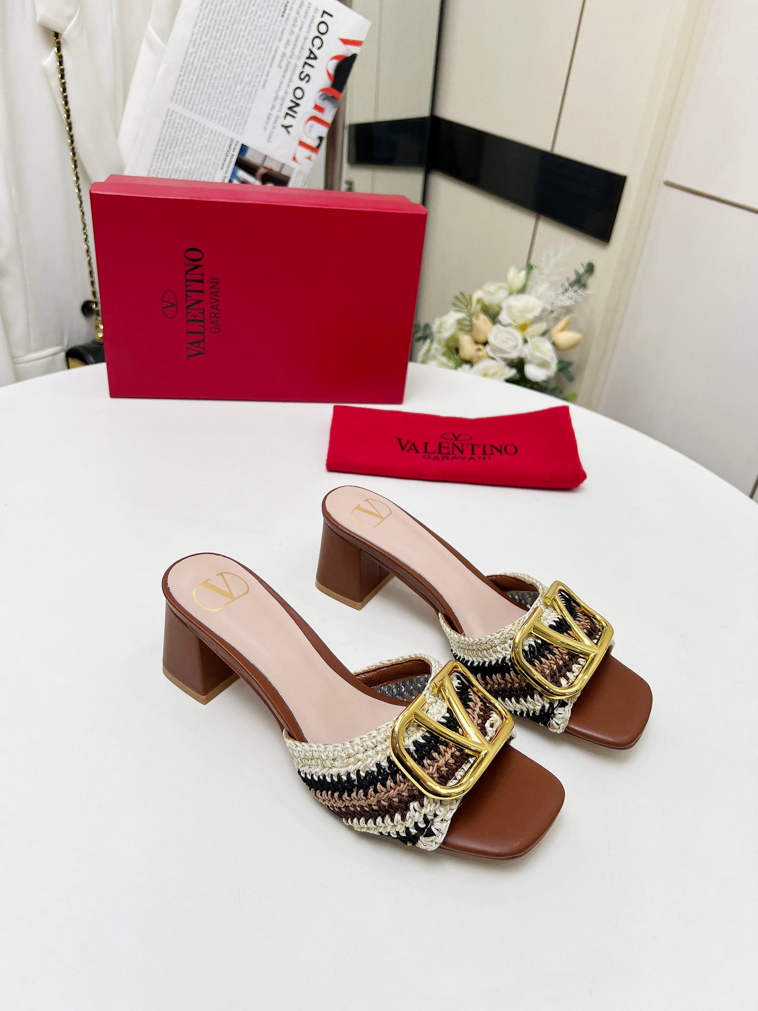 Valentino Slides
