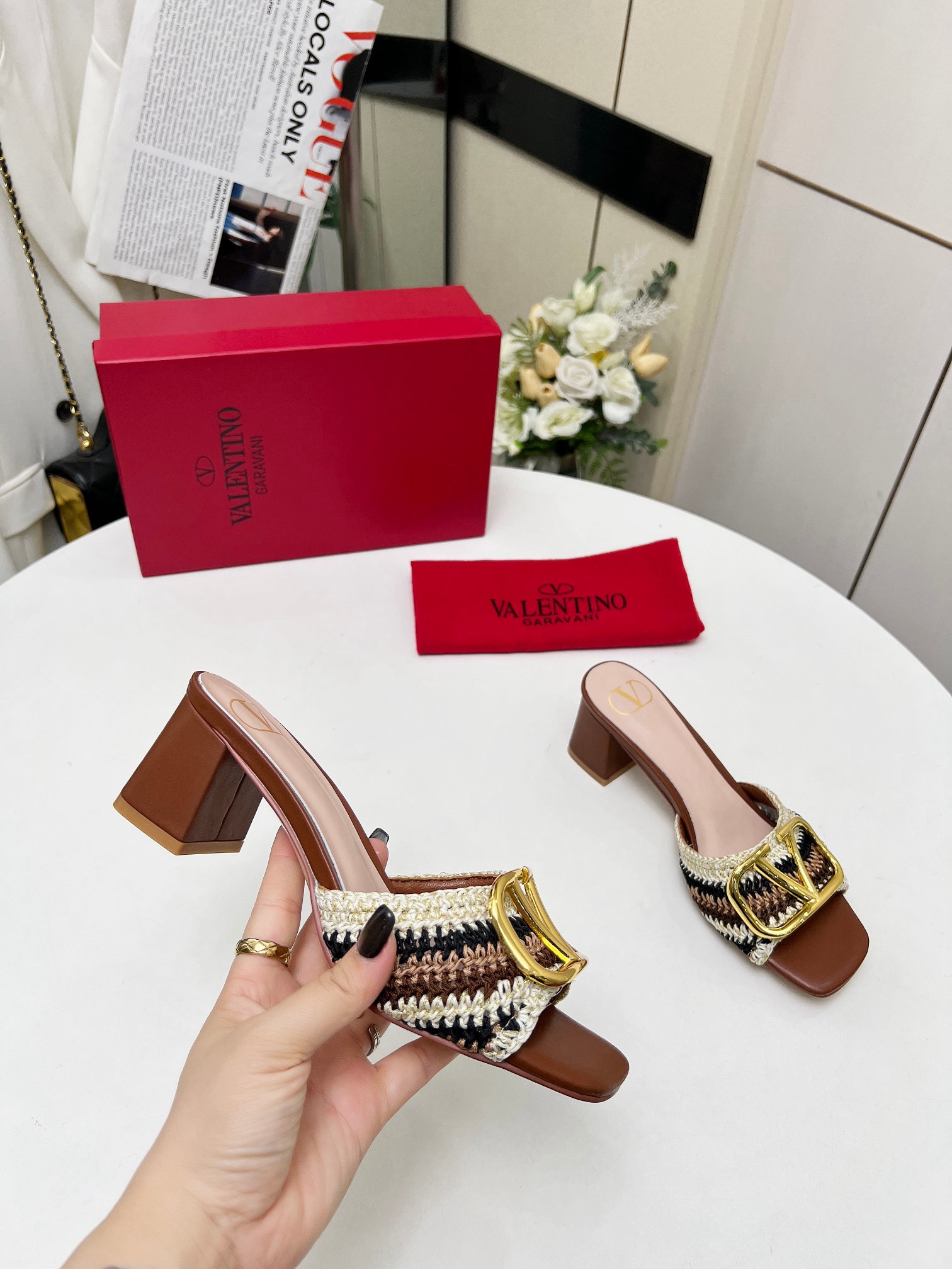 Valentino Slides