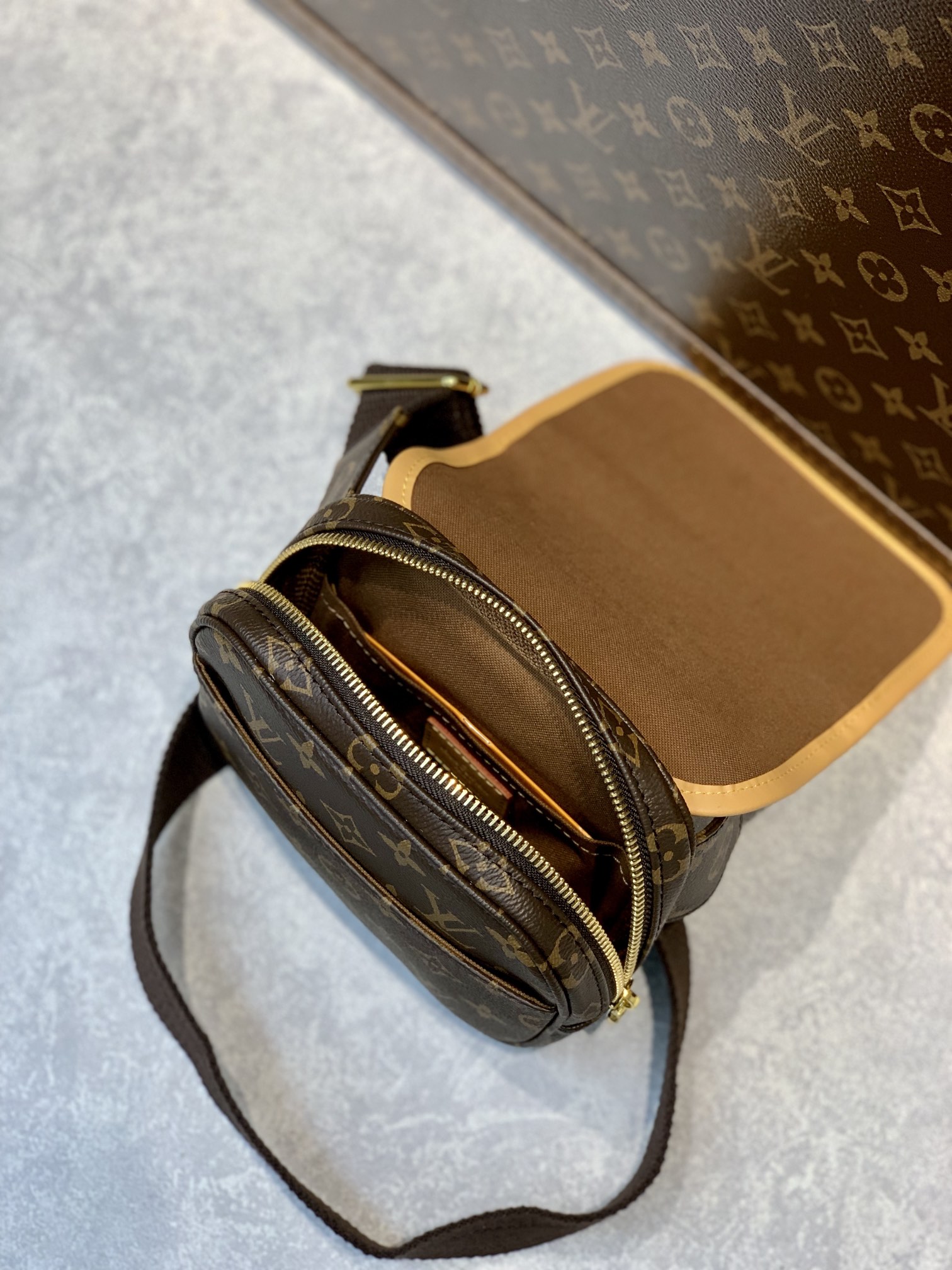 l0*is V*t0n m40106 vintage bag-18×4×16cm