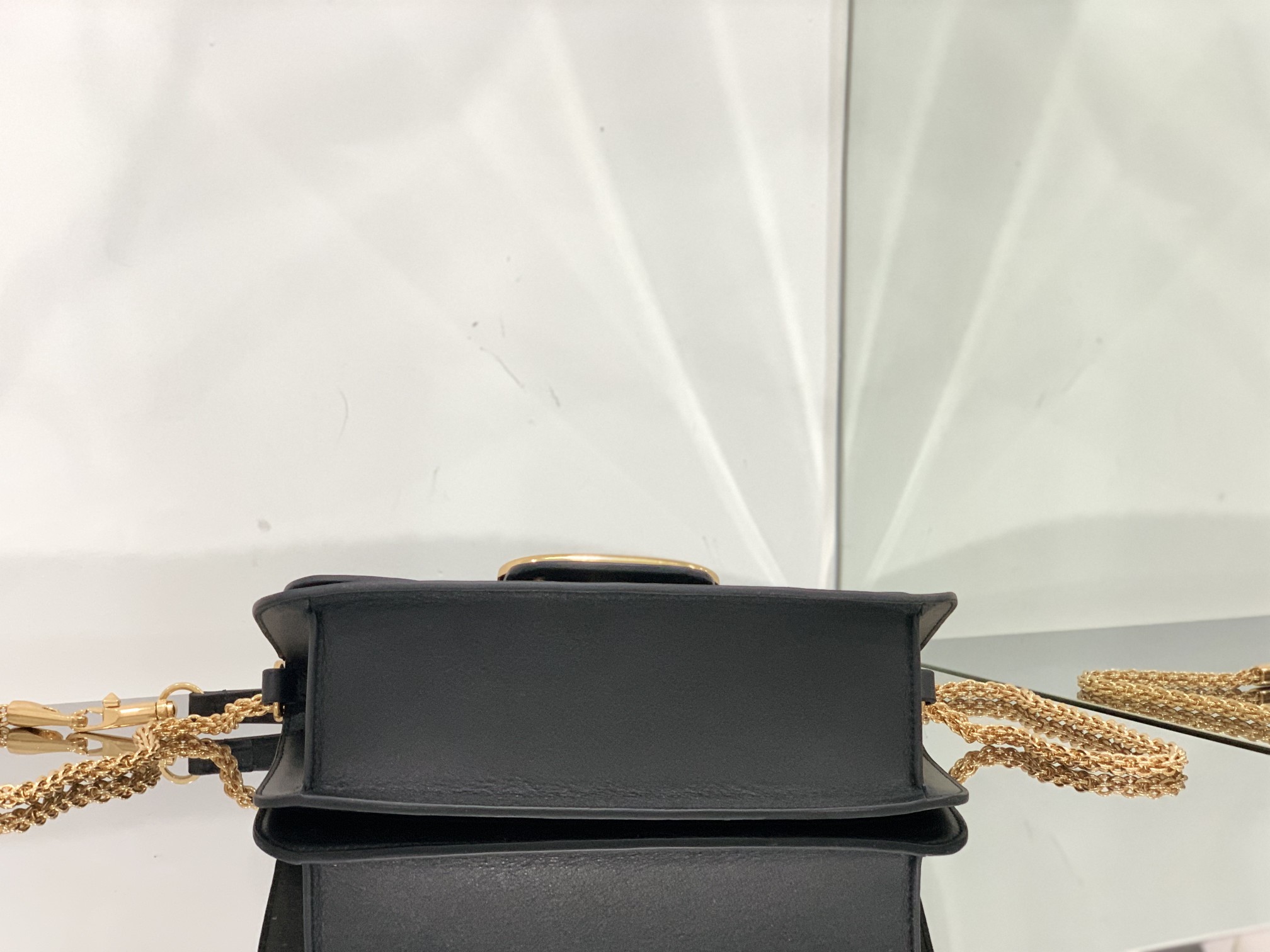 Valentino Garavani Locò Shoulder Bbag In Calfskin With Metallic VLogo-27*13*6CM
