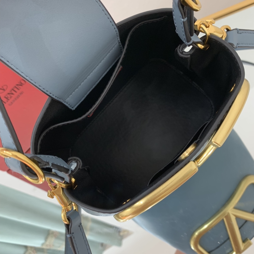 valentino garavani S*pervee bag-20*19*12cm