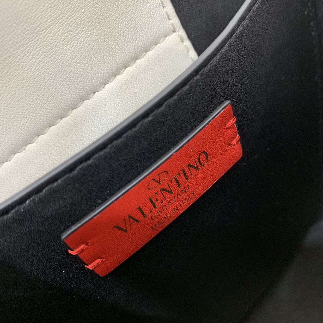 valentino garavani S*pervee bag-20*19*12cm