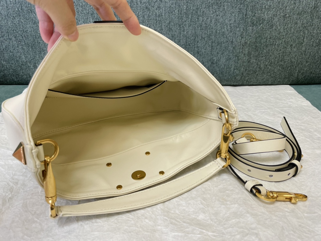 Valentino Garavani StudSign-28*22*7CM