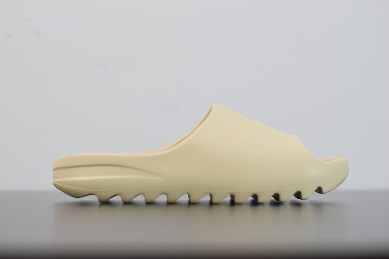 KANYE WEST X ADIDAS YEEZY SLIDE “RESIN”FW6345