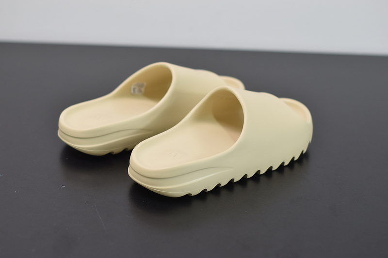 KANYE WEST X ADIDAS YEEZY SLIDE “RESIN”FW6345