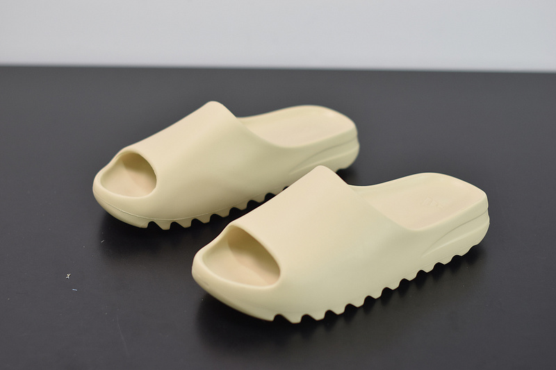 KANYE WEST X ADIDAS YEEZY SLIDE “RESIN”FW6345