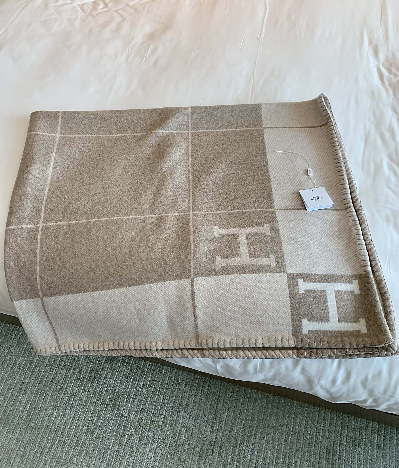 H**mes blankets-170*135cm