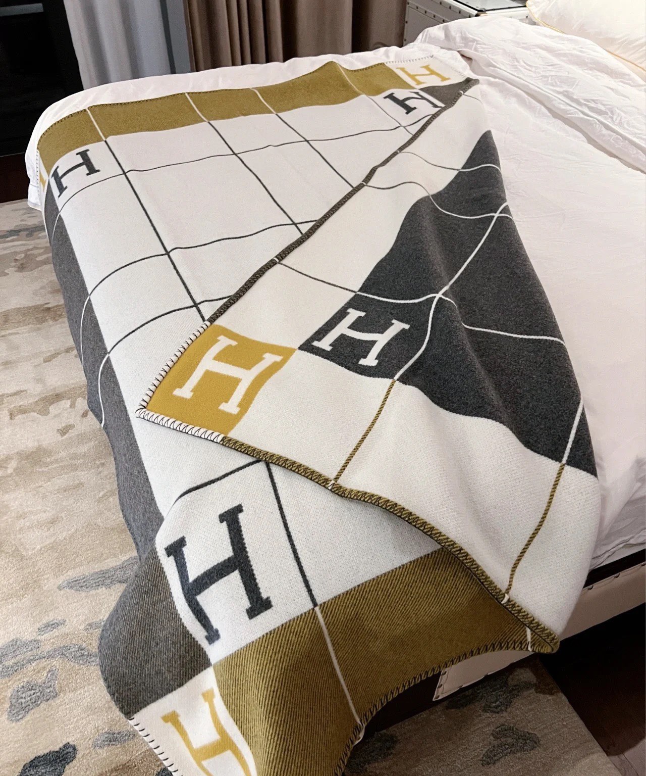 H**mes blankets-170*135cm